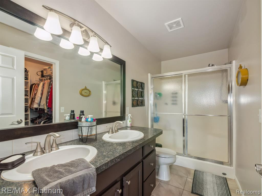 10142 Greenview Court, Goodrich Vlg, MI — Photo 26