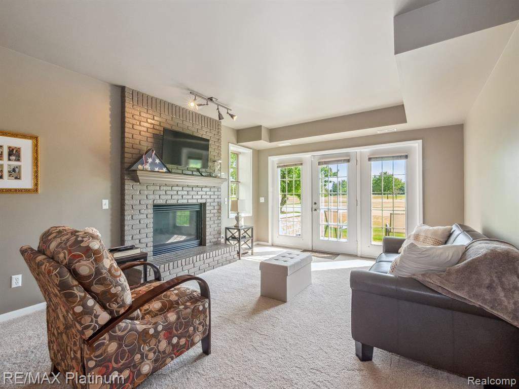 10142 Greenview Court, Goodrich Vlg, MI — Photo 28