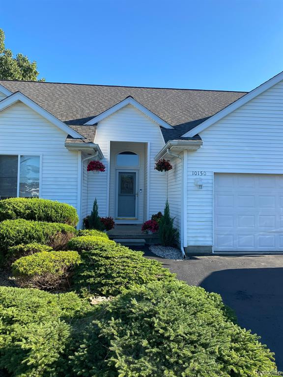 10150 Hawthorne Ridge Road, Goodrich Vlg, MI — Photo 2