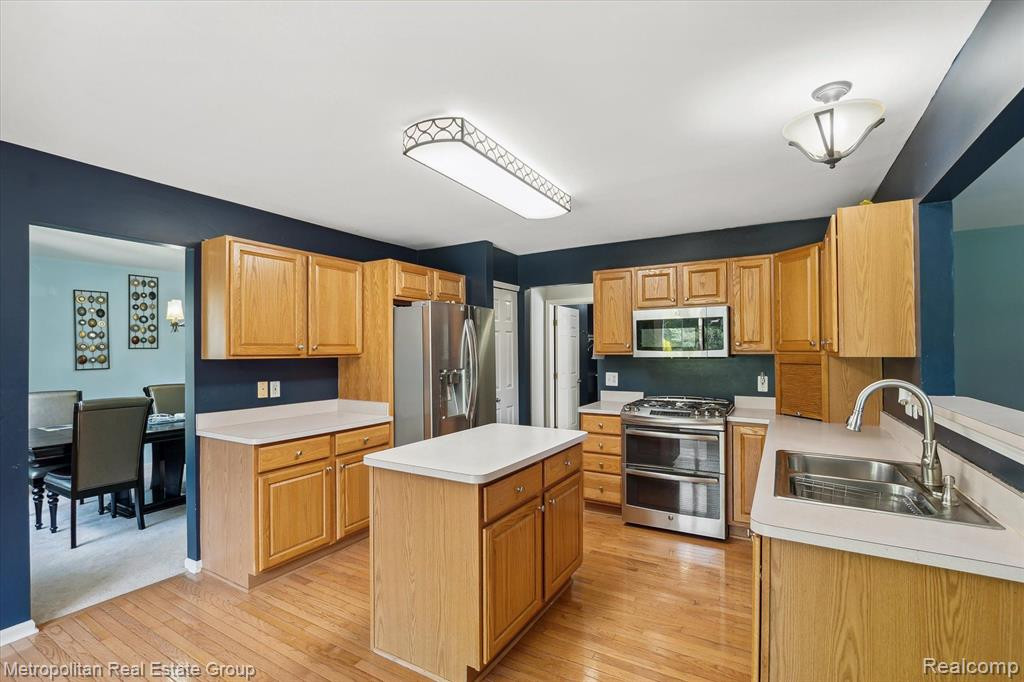 46885 WAREHAM, Canton, MI 48187 — Photo 13
