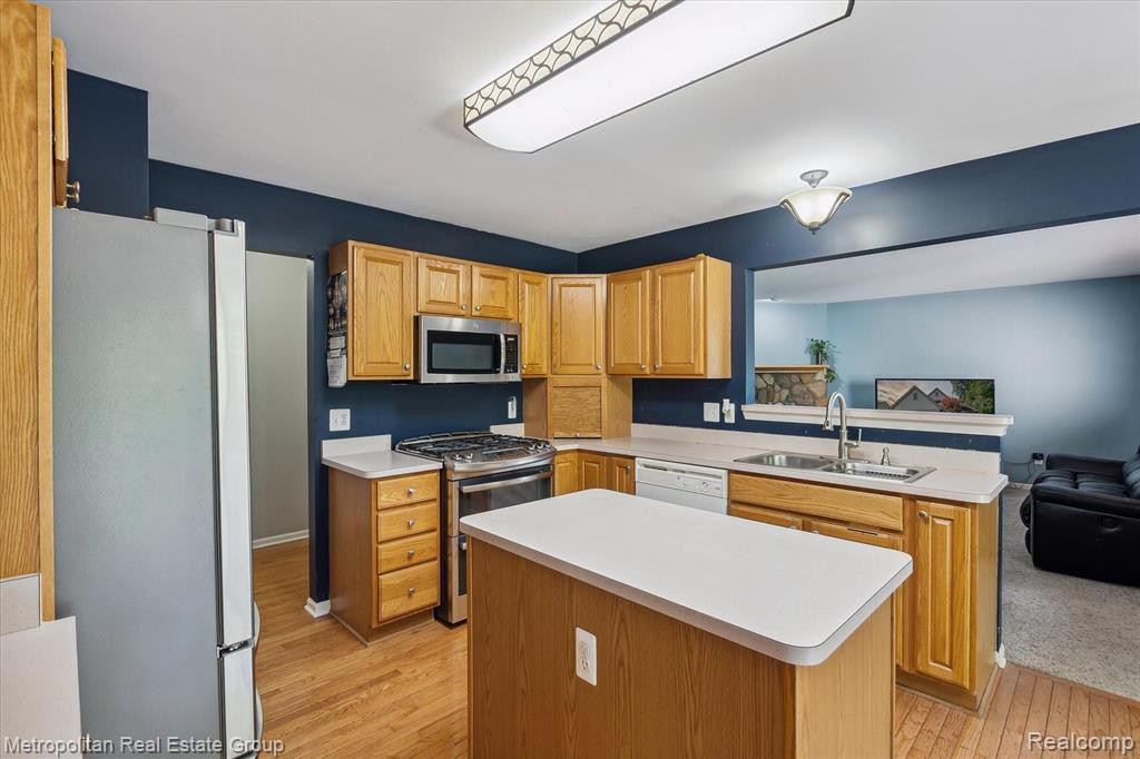 46885 WAREHAM, Canton, MI 48187 — Photo 15