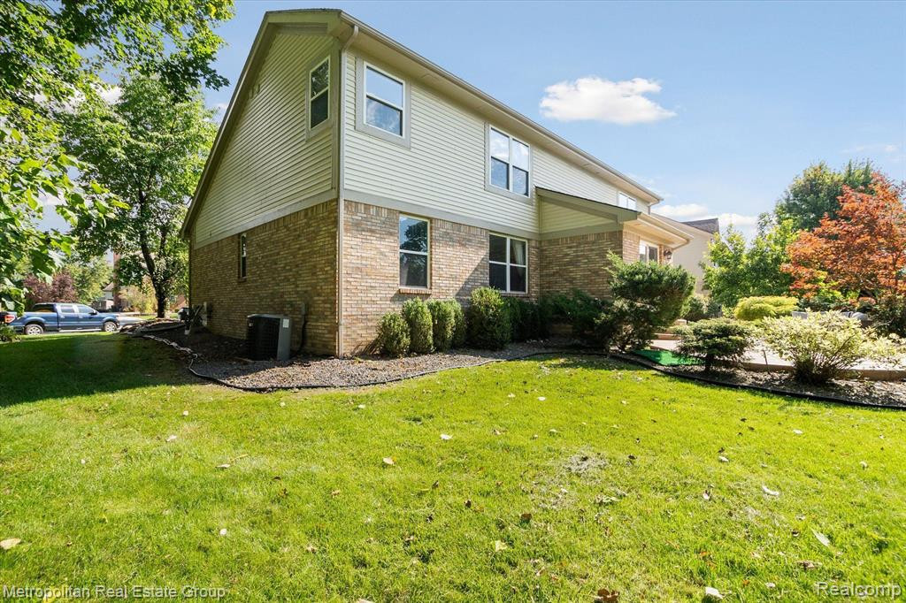 46885 WAREHAM, Canton, MI 48187 — Photo 46