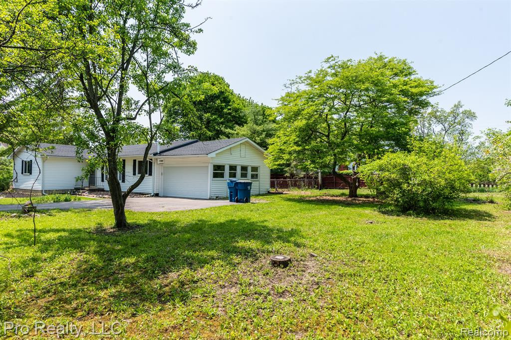 3418 HILLSIDE Drive, Ypsilanti, MI 48197 — Photo 2