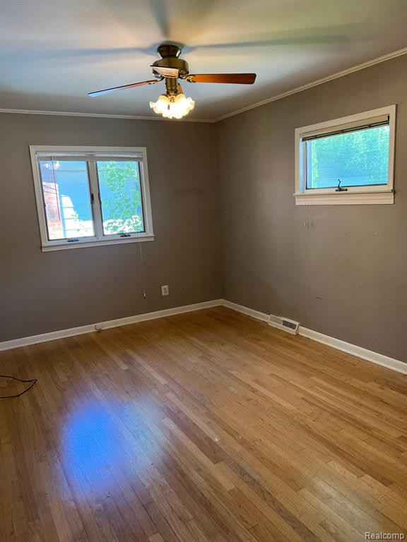 424 W LA SALLE Avenue, Royal Oak, MI 48073 — Photo 9