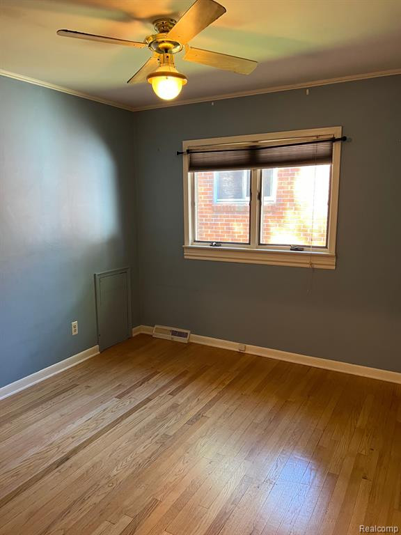 424 W LA SALLE Avenue, Royal Oak, MI 48073 — Photo 10