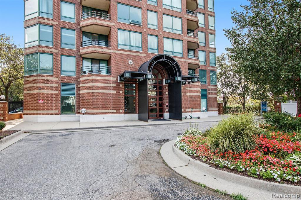 3320 Spinnaker Lane, 17D, Detroit, MI 48207 — Photo 3