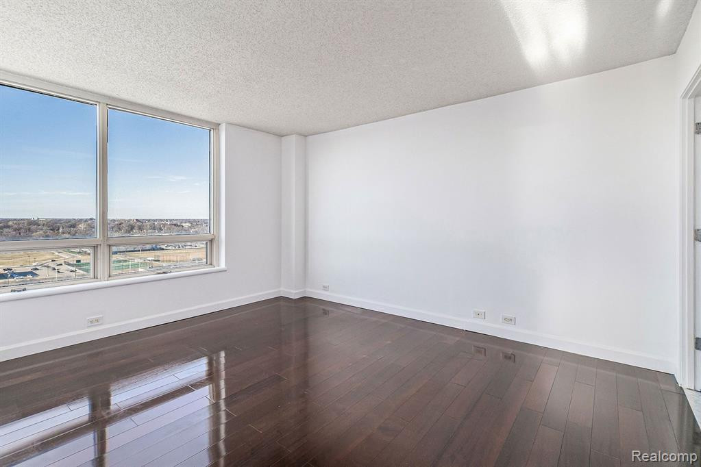 3320 Spinnaker Lane, 17D, Detroit, MI 48207 — Photo 31