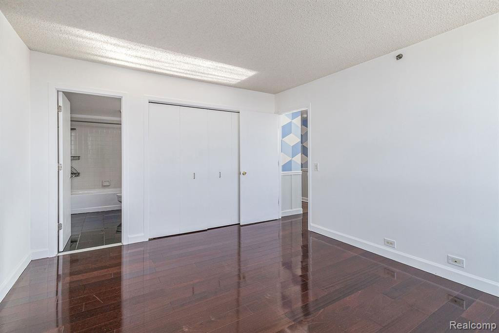 3320 Spinnaker Lane, 17D, Detroit, MI 48207 — Photo 32