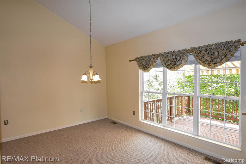 6597 CORTLAND Avenue, Brighton, MI 48114 — Photo 12