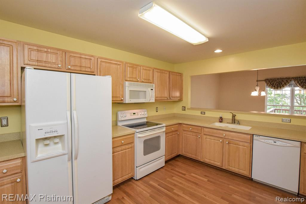 6597 CORTLAND Avenue, Brighton, MI 48114 — Photo 17