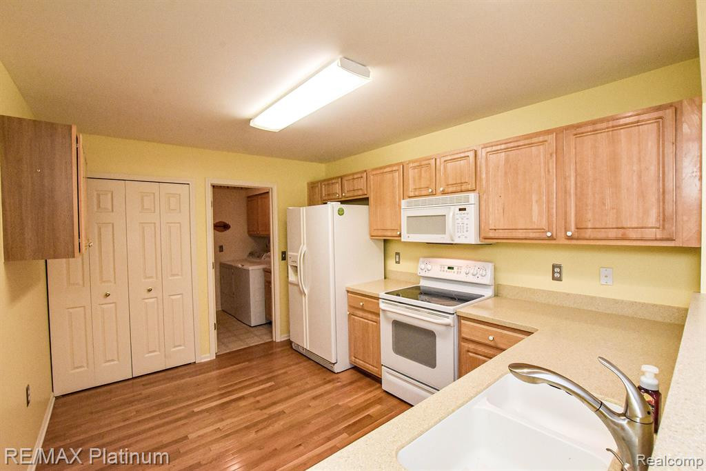 6597 CORTLAND Avenue, Brighton, MI 48114 — Photo 18