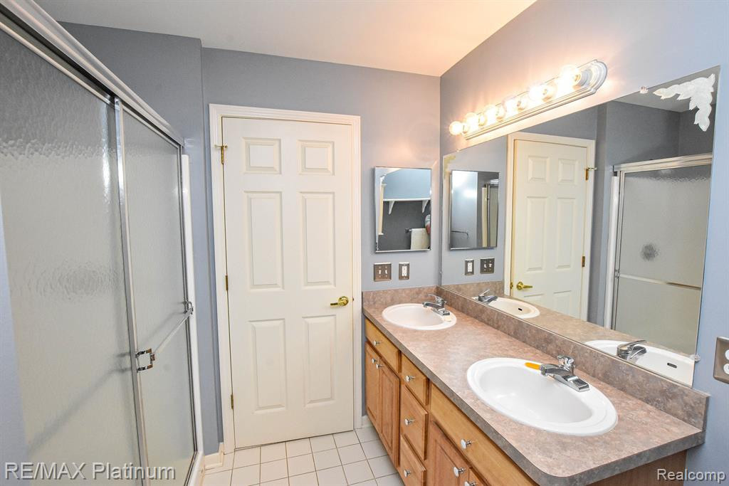 6597 CORTLAND Avenue, Brighton, MI 48114 — Photo 22