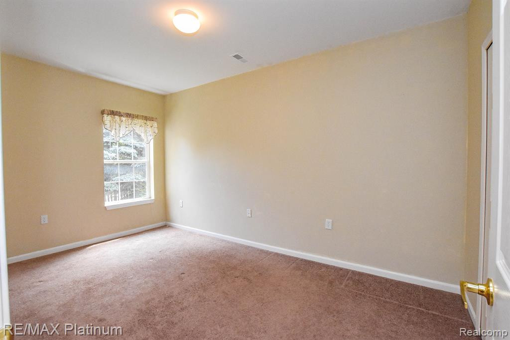 6597 CORTLAND Avenue, Brighton, MI 48114 — Photo 29