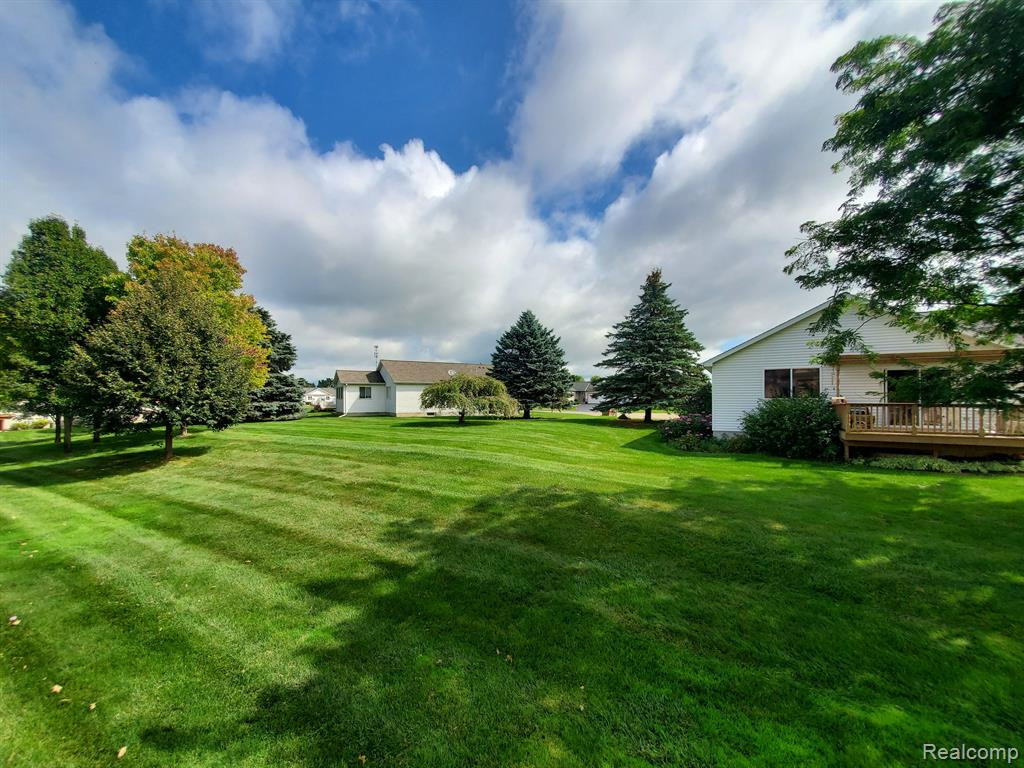 7214 HAWTHORNE Circle, Goodrich Vlg, MI — Photo 5