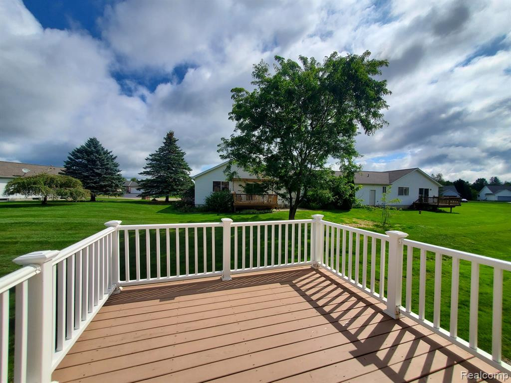 7214 HAWTHORNE Circle, Goodrich Vlg, MI — Photo 6