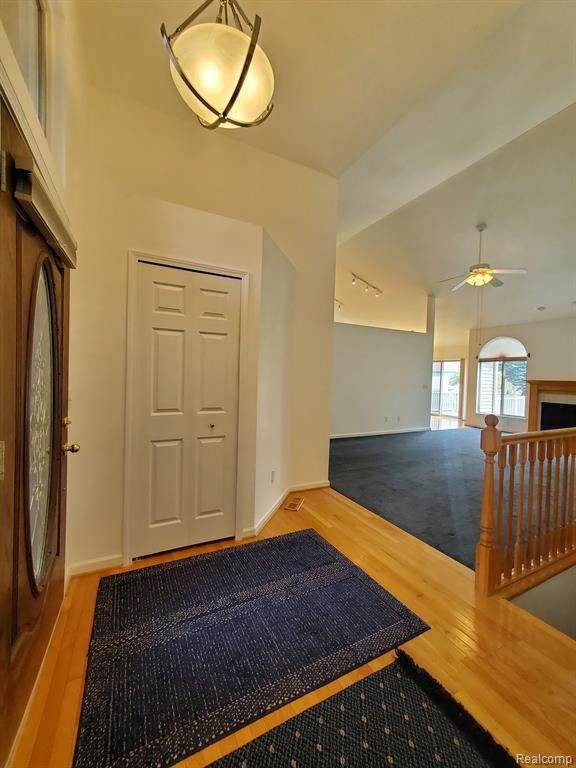 7214 HAWTHORNE Circle, Goodrich Vlg, MI — Photo 11