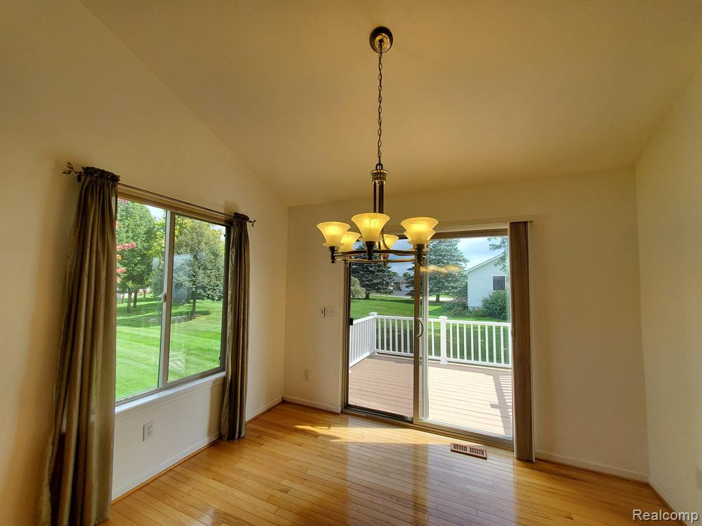 7214 HAWTHORNE Circle, Goodrich Vlg, MI — Photo 20