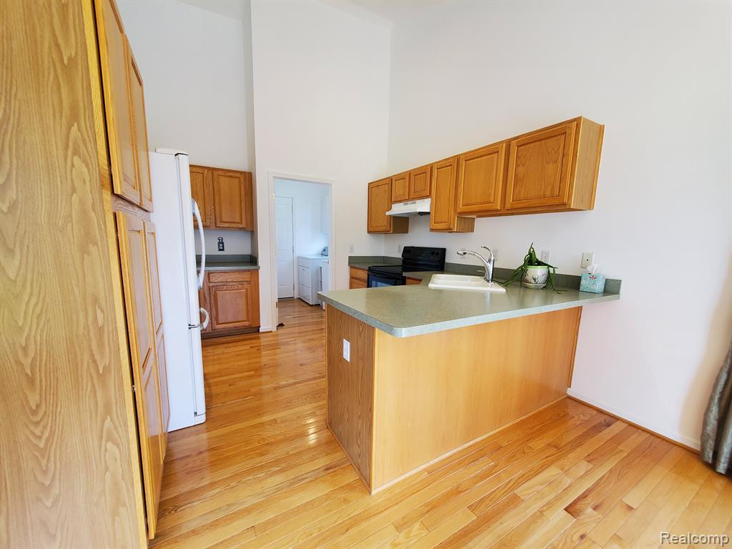 7214 HAWTHORNE Circle, Goodrich Vlg, MI — Photo 23