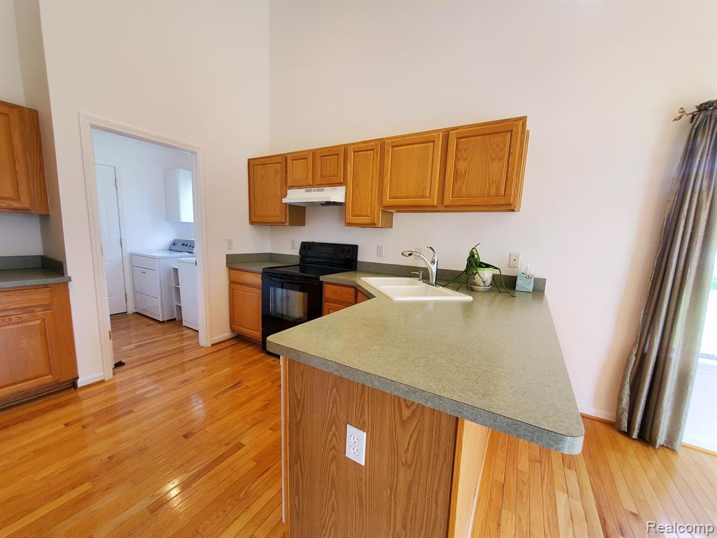 7214 HAWTHORNE Circle, Goodrich Vlg, MI — Photo 24