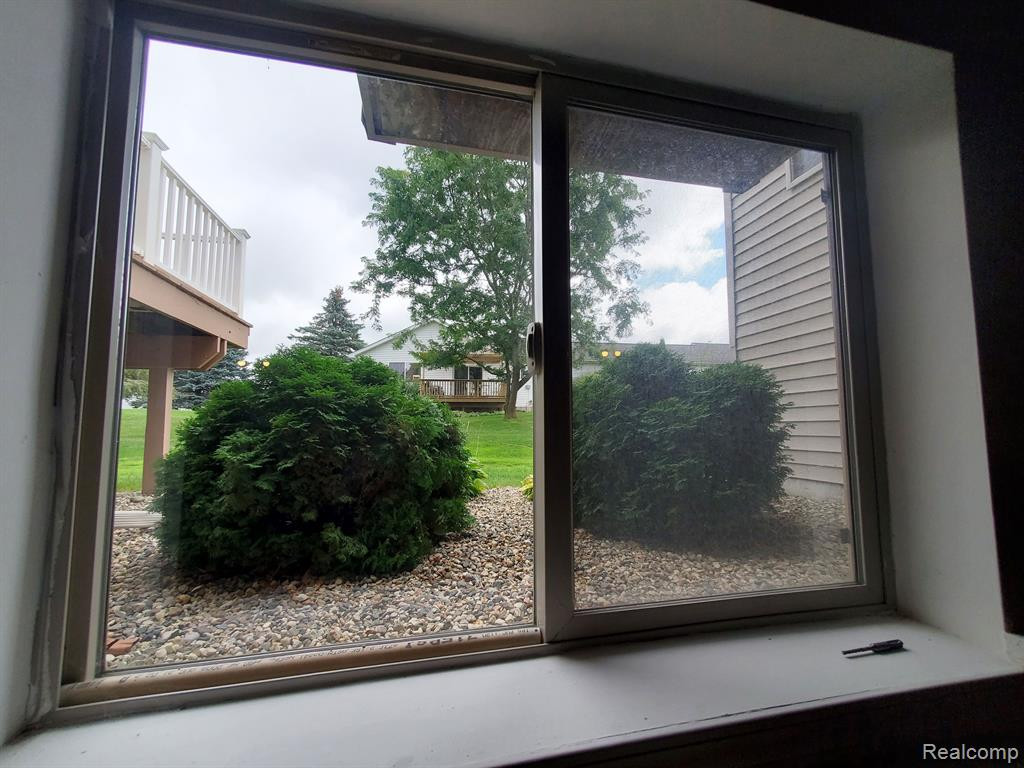 7214 HAWTHORNE Circle, Goodrich Vlg, MI — Photo 42