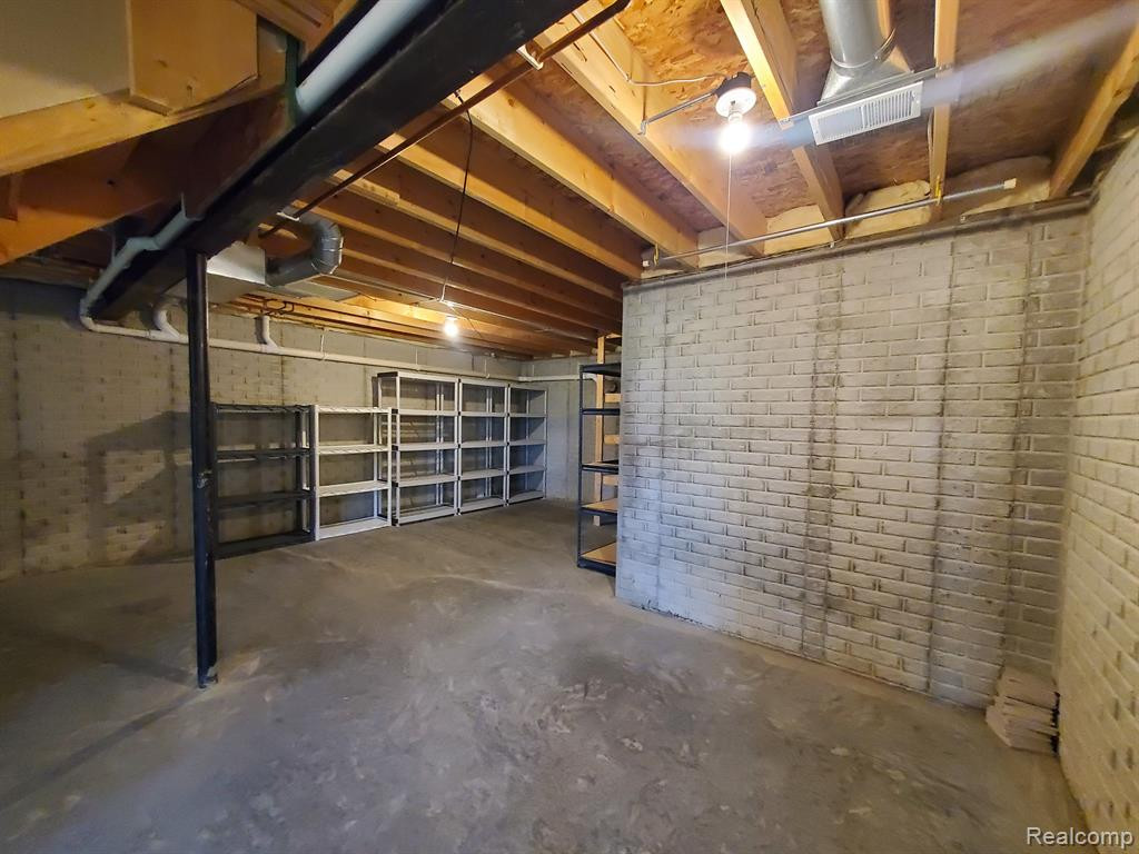 7214 HAWTHORNE Circle, Goodrich Vlg, MI — Photo 44