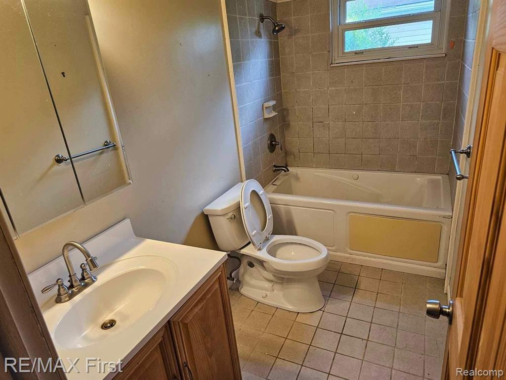 4937 HAZEL Street, Dearborn Heights, MI 48125 — Photo 8