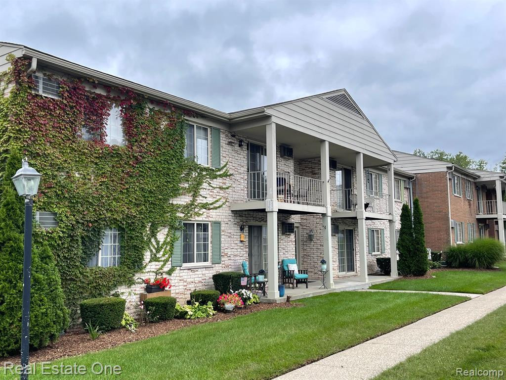 475 BALDWIN Avenue, 110, Rochester, MI 48307 — Photo 2