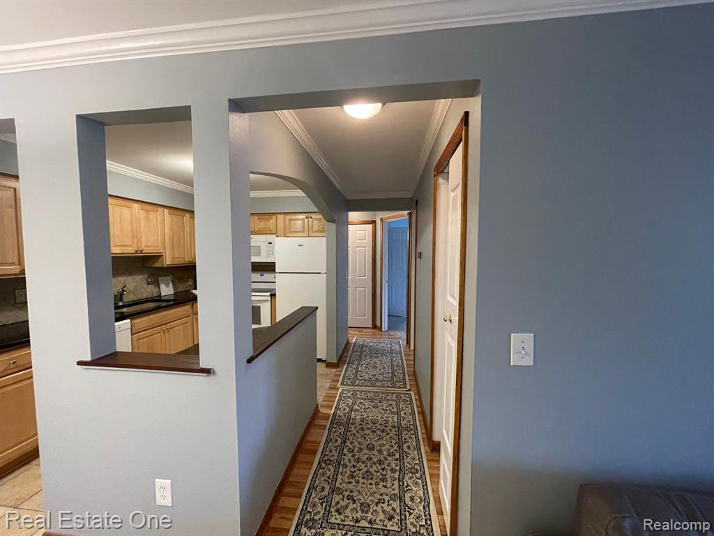475 BALDWIN Avenue, 110, Rochester, MI 48307 — Photo 13
