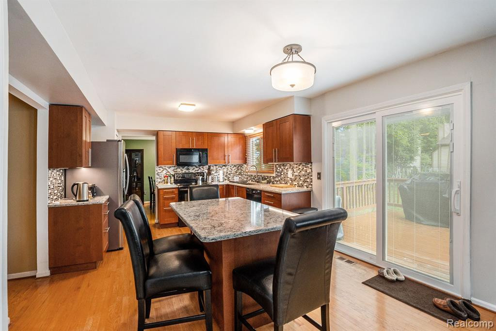 41989 METALINE Drive, Canton, MI 48187 — Photo 8