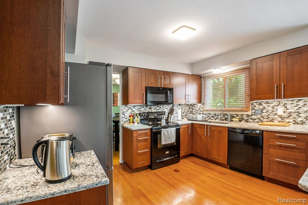 41989 METALINE Drive, Canton, MI 48187 — Photo 9