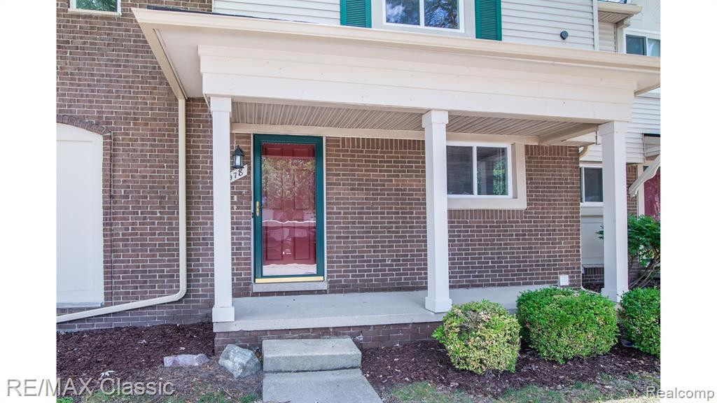 1978 E FRANKLIN Drive, Canton, MI 48187 — Photo 2