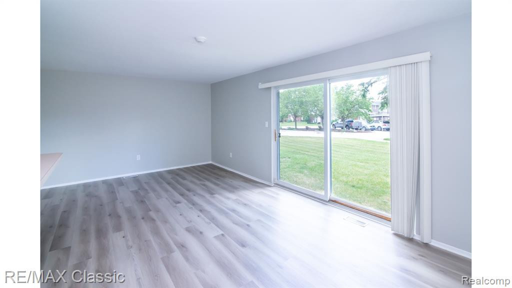 1978 E FRANKLIN Drive, Canton, MI 48187 — Photo 6