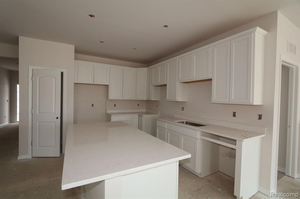 3482 PARK CREEK Lane, Canton, MI 48188 — Photo 4