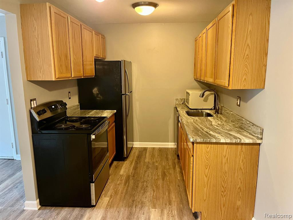 9933 ALLEN POINTE Drive, Allen Park, MI, 48101