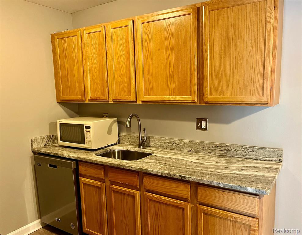 9933 ALLEN POINTE Drive, Allen Park, MI, 48101