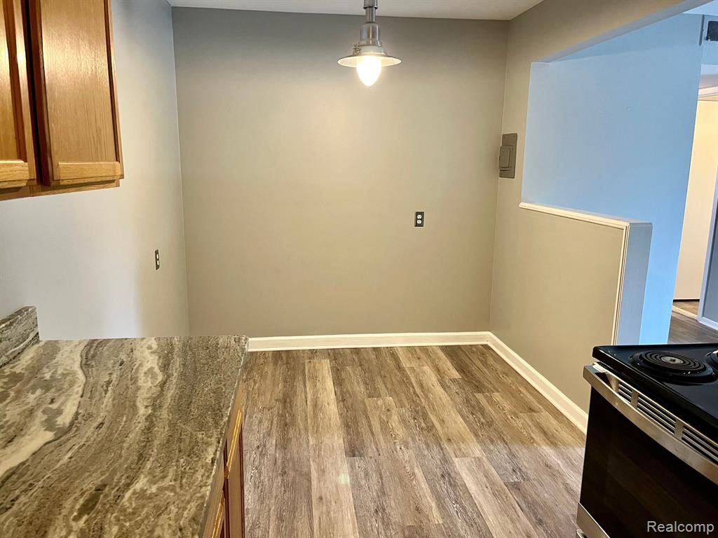 9933 ALLEN POINTE Drive, Allen Park, MI, 48101