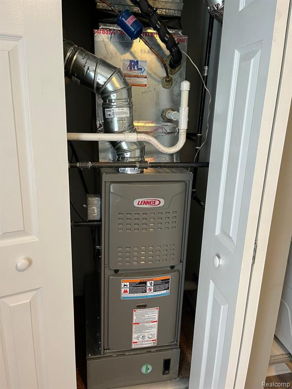 9933 ALLEN POINTE Drive, Allen Park, MI, 48101