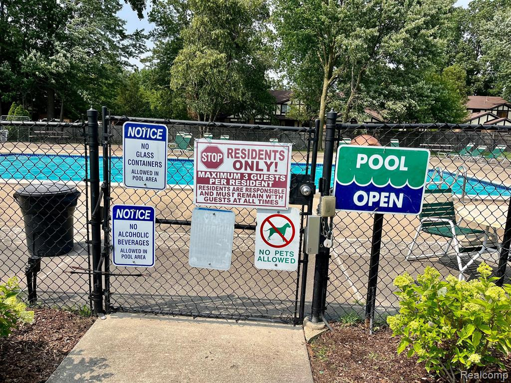 9933 ALLEN POINTE Drive, Allen Park, MI, 48101