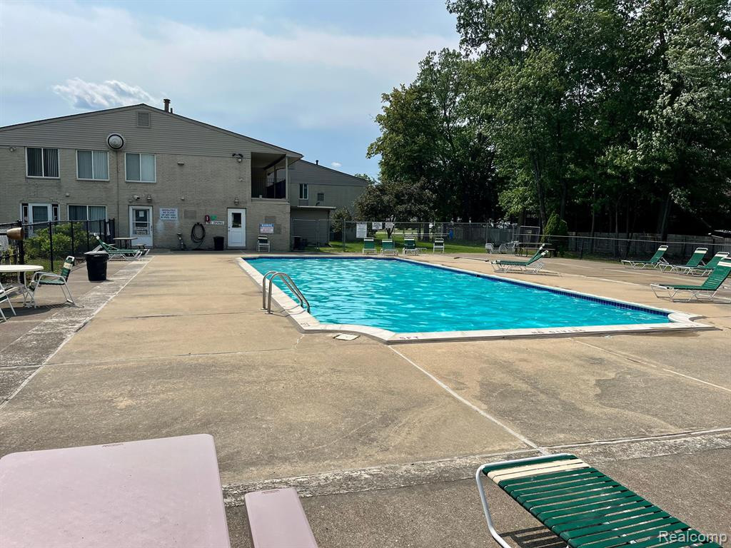 9933 ALLEN POINTE Drive, Allen Park, MI, 48101