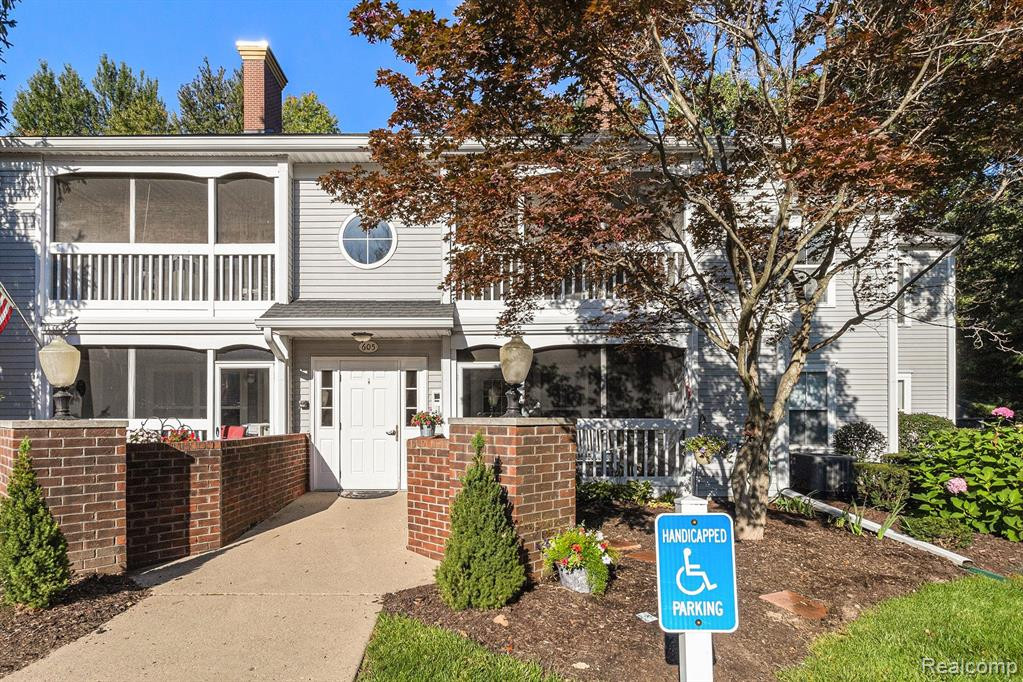 605 CURZON Court, 14, Howell, MI 48843 — front exterior