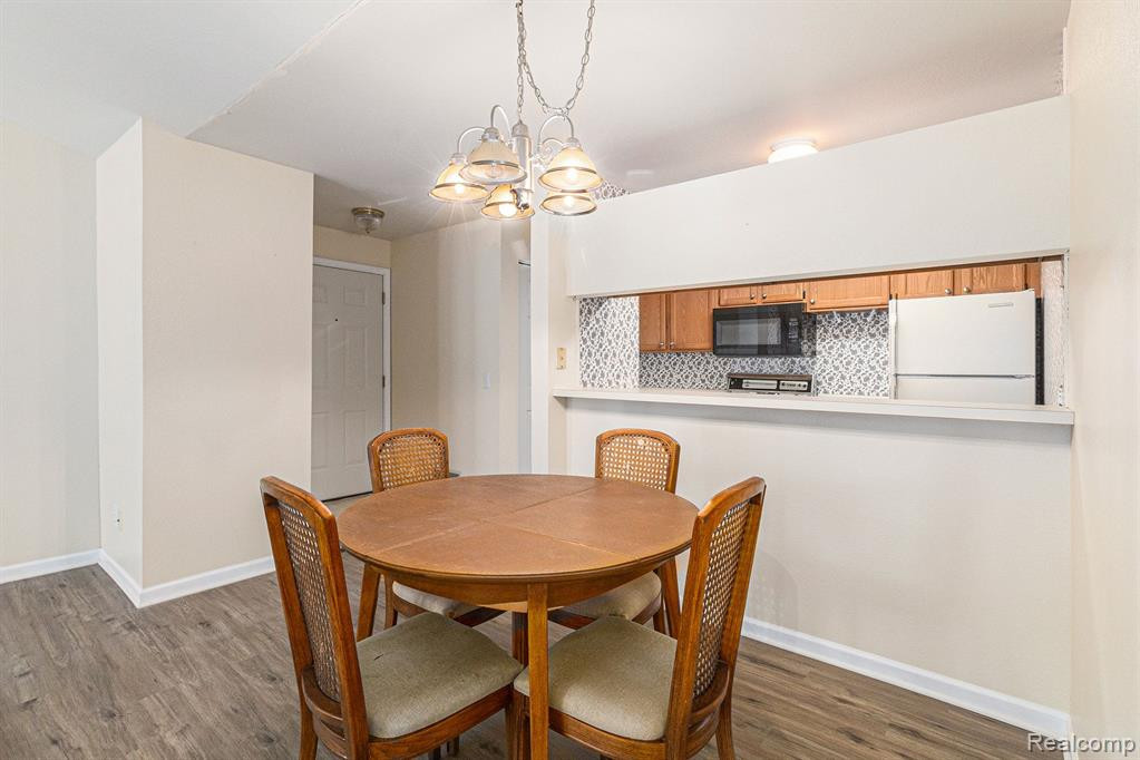 605 CURZON Court, 14, Howell, MI 48843 — Photo 9