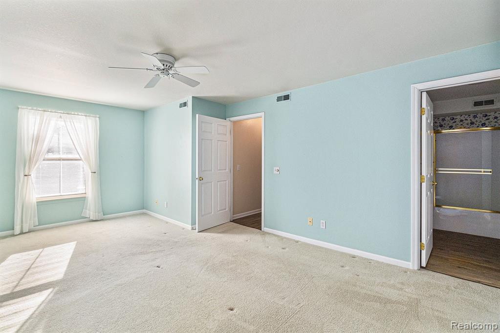 605 CURZON Court, 14, Howell, MI 48843 — Photo 11