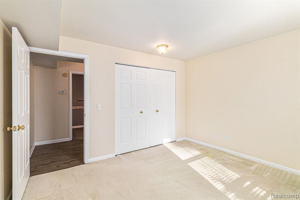 605 CURZON Court, 14, Howell, MI 48843 — Photo 15