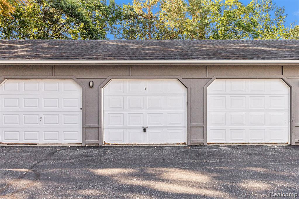 605 CURZON Court, 14, Howell, MI 48843 — Photo 18