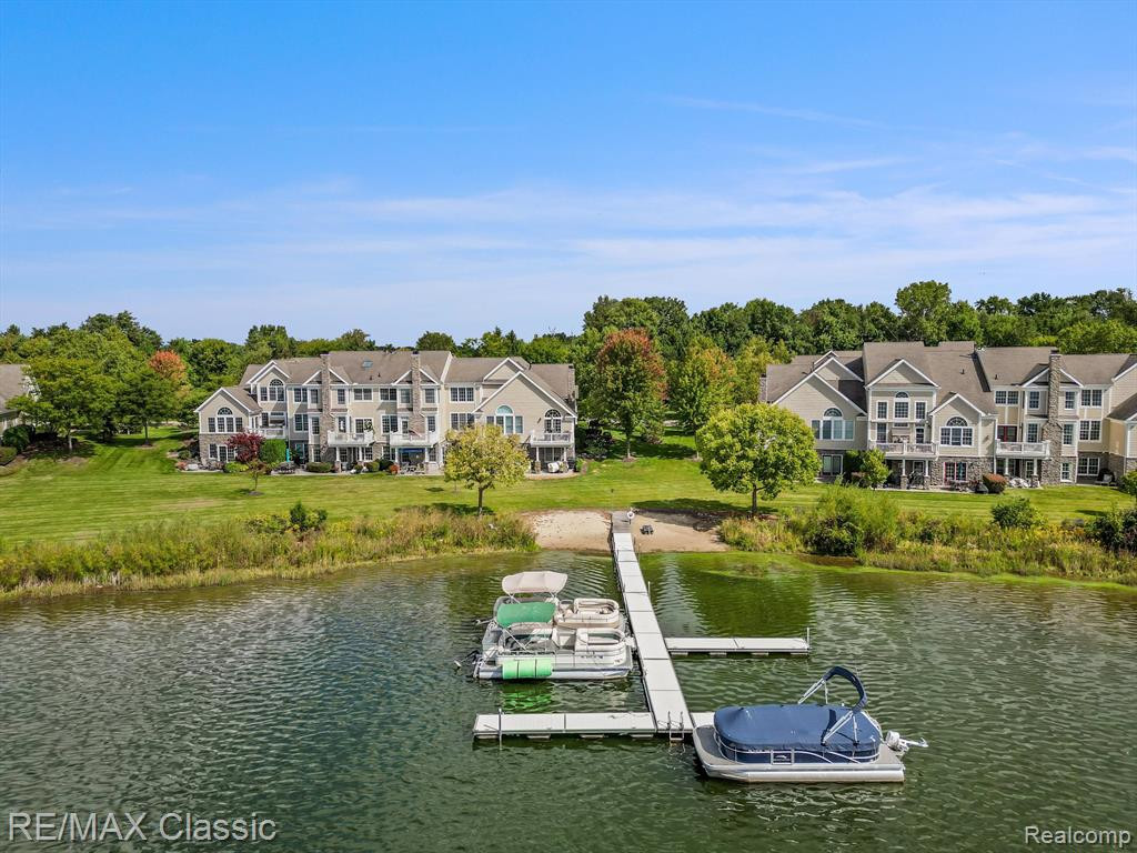 25976 ISLAND LAKE Drive, Novi, MI — Photo 2
