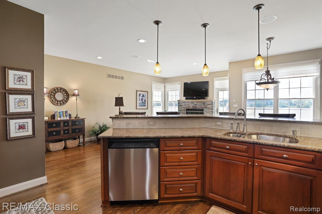 25976 ISLAND LAKE Drive, Novi, MI — Photo 21