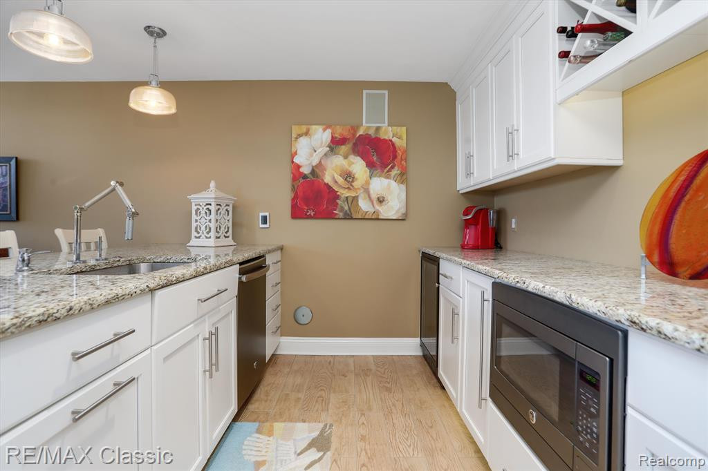 25976 ISLAND LAKE Drive, Novi, MI — Photo 35