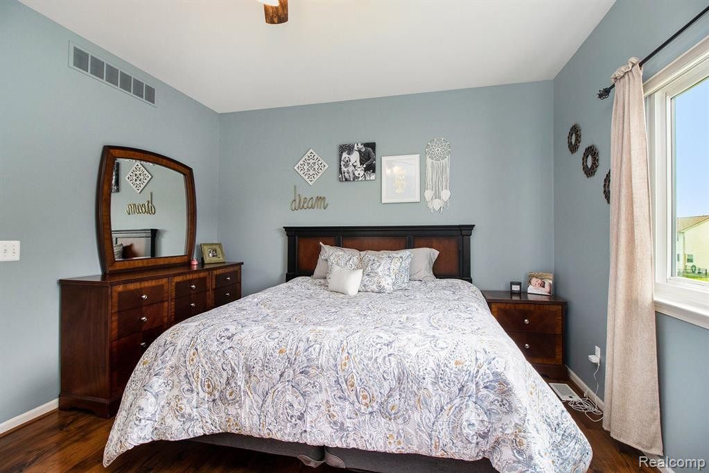 8598 BARRINGTON Drive, Ypsilanti, MI 48198 — Photo 14
