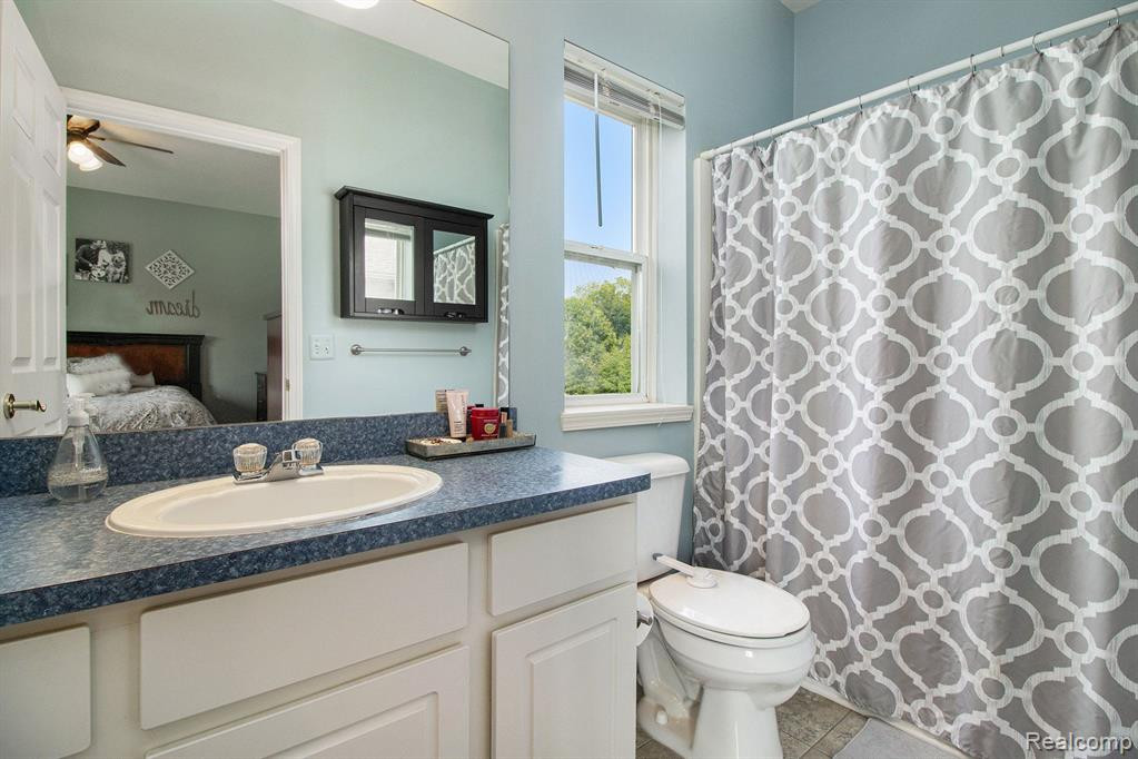 8598 BARRINGTON Drive, Ypsilanti, MI 48198 — Photo 15