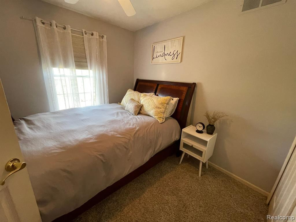 8598 BARRINGTON Drive, Ypsilanti, MI 48198 — Photo 19